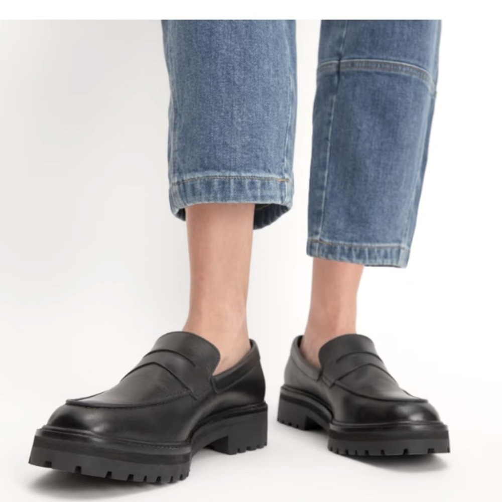 Everlane Black Leather Size 8 Lug Loafers